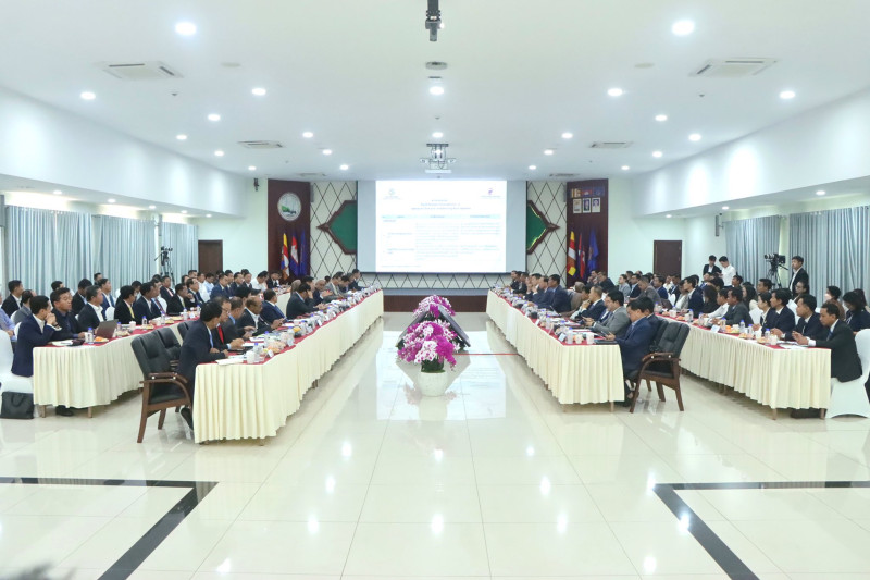 កិច្ចប្រជុំក្រុមការងារ ក្រុម "ញ” "ផ្នែកធនធានរ៉ែ និងថាមពល" នៃវេទិការាជរដ្ឋាភិបាល-ផ្នែកឯកជន